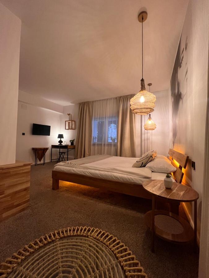 Shard Boutique Hotel-Adult Only Brasov Luaran gambar
