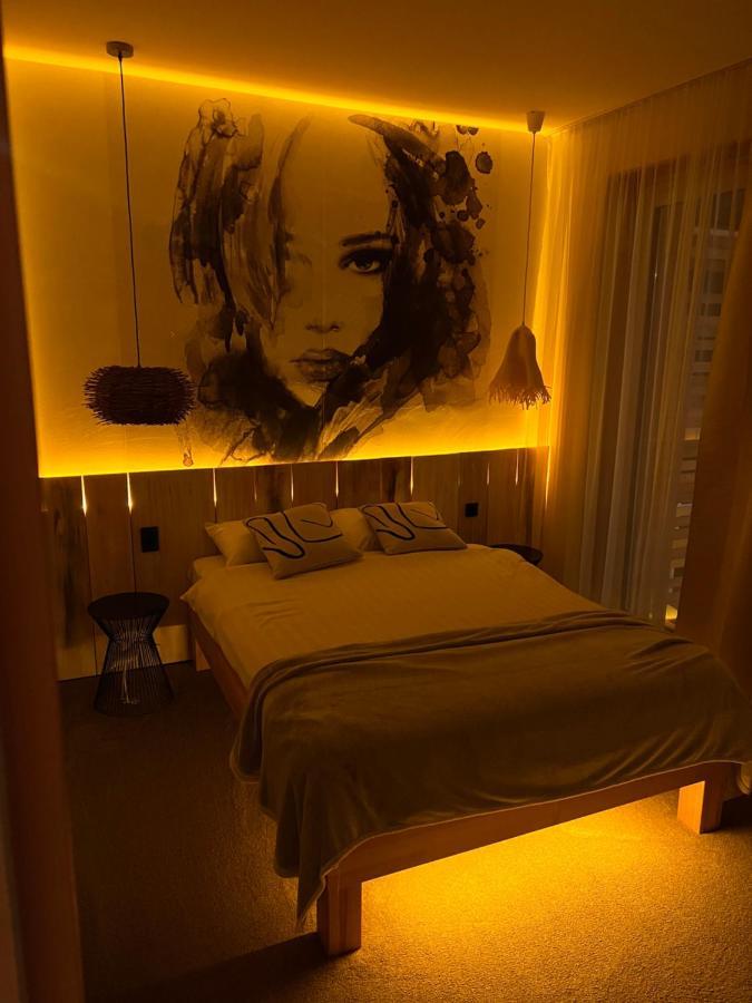 Shard Boutique Hotel-Adult Only Brasov Luaran gambar
