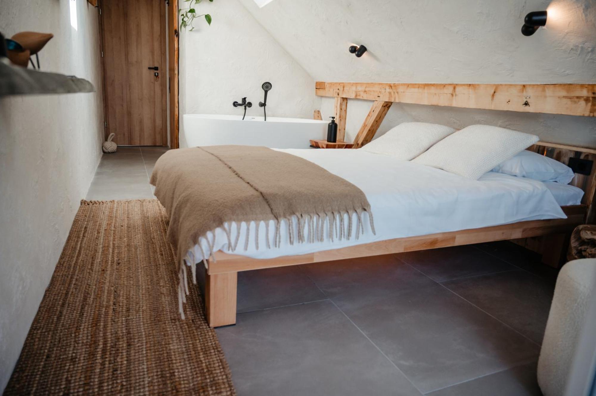 Shard Boutique Hotel-Adult Only Brasov Luaran gambar