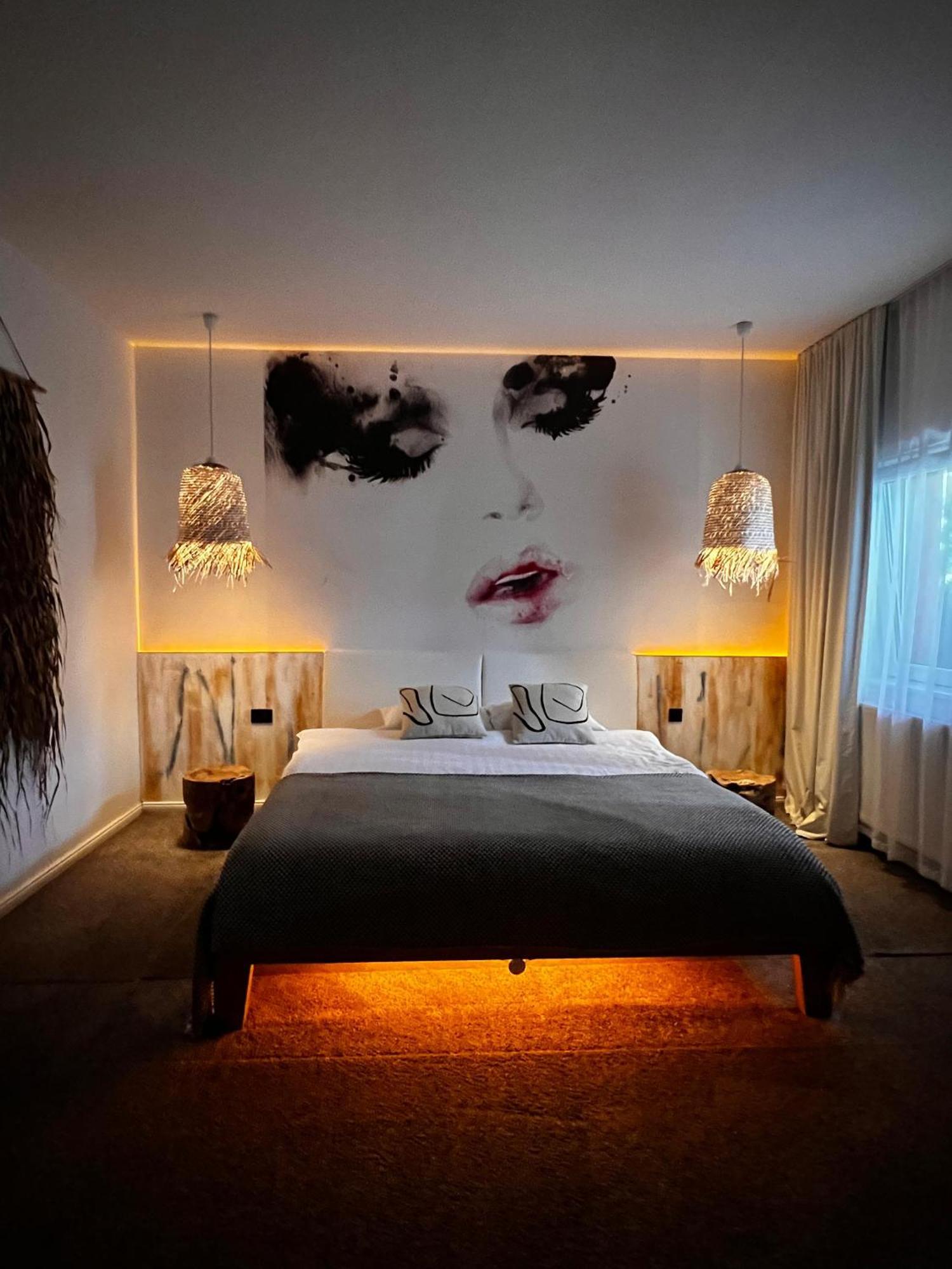Shard Boutique Hotel-Adult Only Brasov Luaran gambar