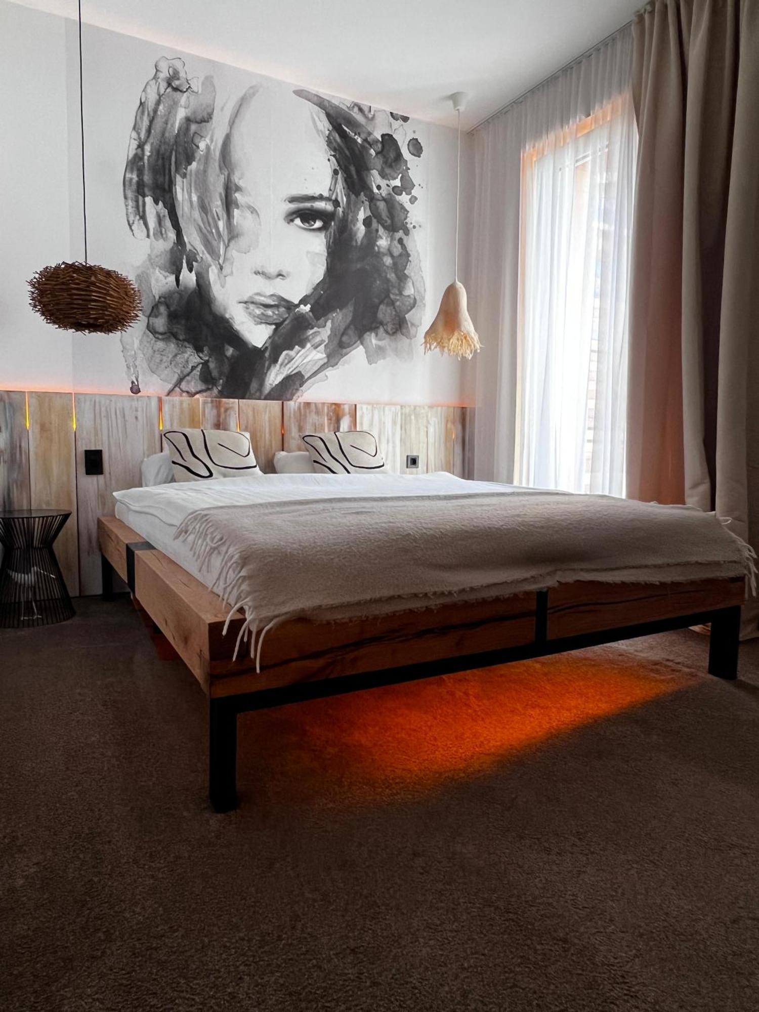 Shard Boutique Hotel-Adult Only Brasov Luaran gambar