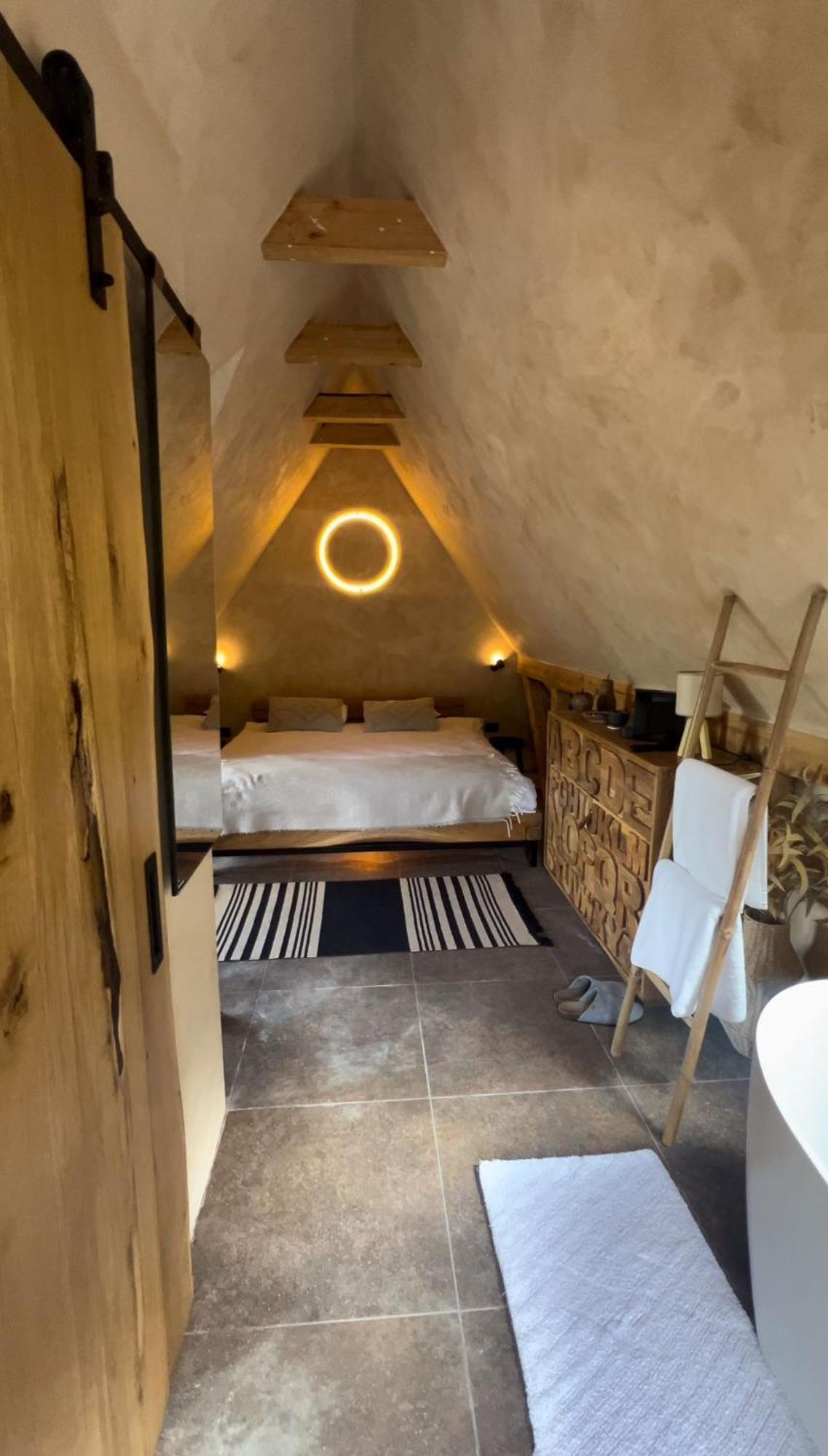 Shard Boutique Hotel-Adult Only Brasov Luaran gambar